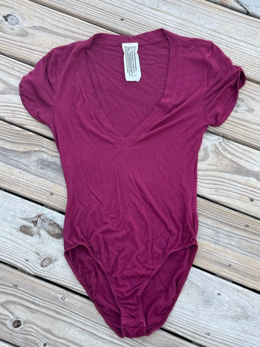 Free People Burgundy V Neck Bodysuit Boho Minimalist Soft Girl XS 3754